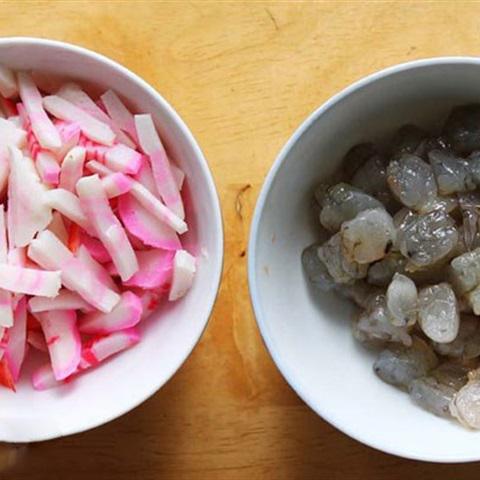 Cách làm chả giò hải sản