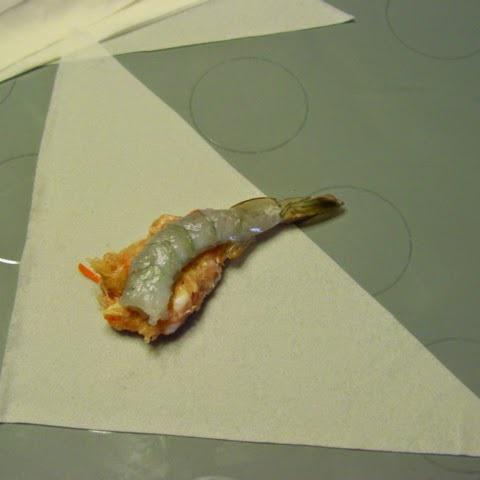 Cách làm chả giò hình hỏa tiễn