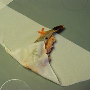 Cách làm chả giò hình hỏa tiễn