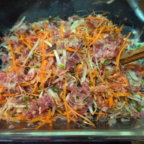 Cách làm chả giò nhân thịt rau củ