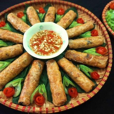 Cách làm chả giò nhân thịt rau củ