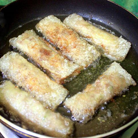 Cách làm chả giò rế khoai môn