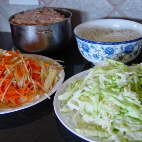 Cách làm chả giò thịt băm rau củ