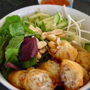 Cách làm chả giò thịt băm rau củ