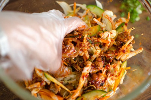 Chả giò tôm gà đậm đà lạ miệng ngon không kém ngoài hàng