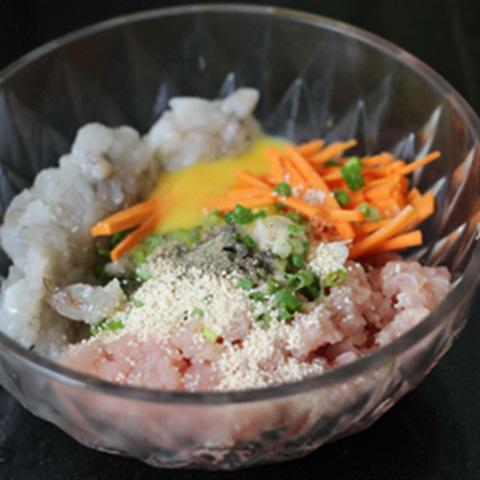 Cách làm chả giò tôm gà