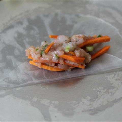 Cách làm chả giò tôm gà