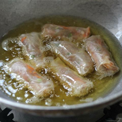 Cách làm chả giò tôm gà