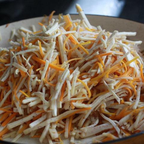 Cách làm chả giò tôm thịt bằm