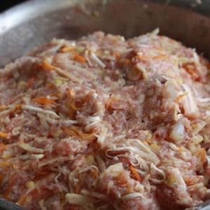 Cách làm chả giò tôm thịt bằm