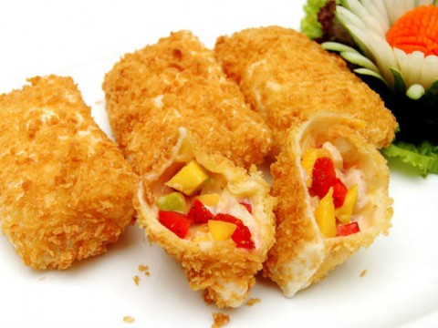 Chả giò trái cây