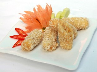 Chả giò trái cây