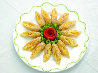 Chả giò trái thơm, tôm