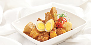 Chả lụa kho trứng cút