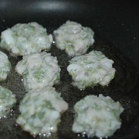 Cách làm chả mực thì là