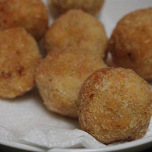 Cách làm chả tôm bọc trứng cút