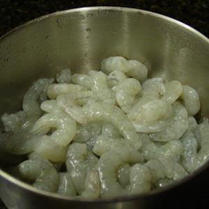 Cách làm chả tôm chiên vàng