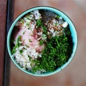 Cách làm chả tôm cuốn đậu bắp