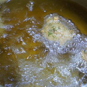 Cách làm chả trai thì là