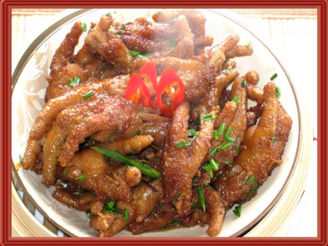 Chân gà hầm tương đậu nành