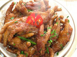 Chân gà hầm tương đậu nành
