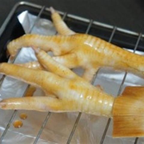 Cách làm chân gà nướng mật ong