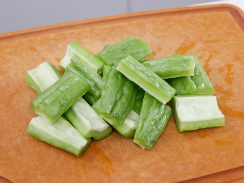 Chân gà nướng muối ớt thơm lừng, giòn cay đậm vị