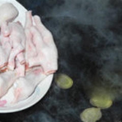 Cách làm chân gà om Coca cola