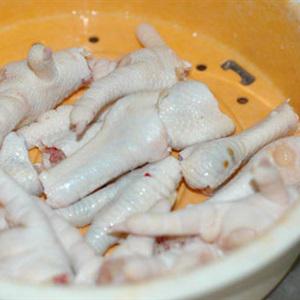 Cách làm chân gà om ngũ vị