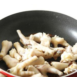 Cách làm chân gà om nước tương