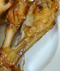 Chân gà rán giòn chấm muối chanh ớt