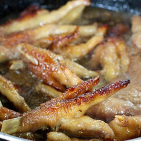 Cách làm chân gà rim tàu xì