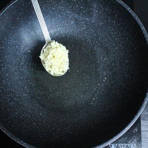 Cách làm chân gà xào cay