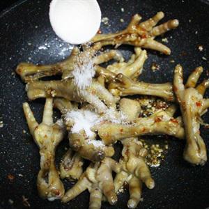 Cách làm chân gà xào cay