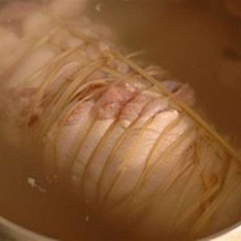 Cách làm chân giò bó luộc