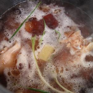 Cách làm chân giò hầm đậu nành