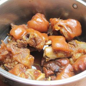 Cách làm chân giò hầm ngũ vị