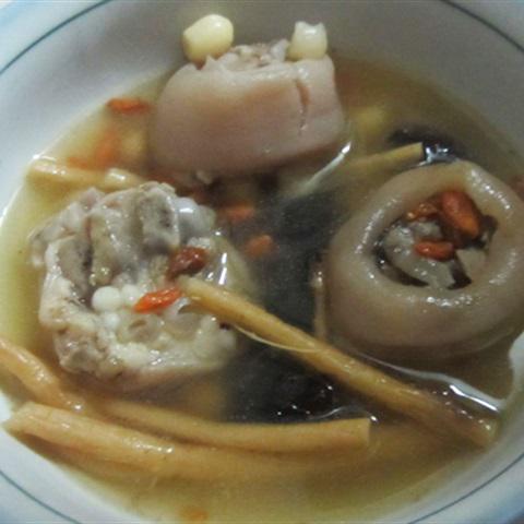 Cách làm chân giò hầm thuốc bắc