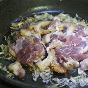 Cách làm chân giò xào lăn