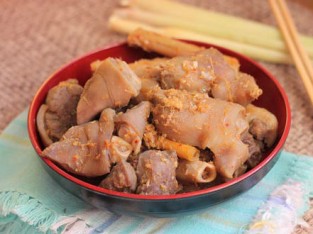 Chân giò xào lăn