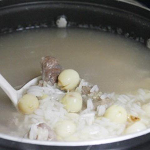 Cách làm cháo bò hạt sen