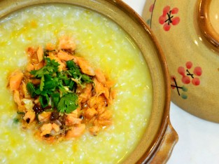 Cháo cá hồi bí đỏ – món ngon cho người già, trẻ nhỏ