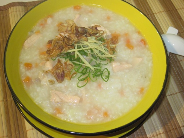 Cháo cá hồi dinh dưỡng cho bé