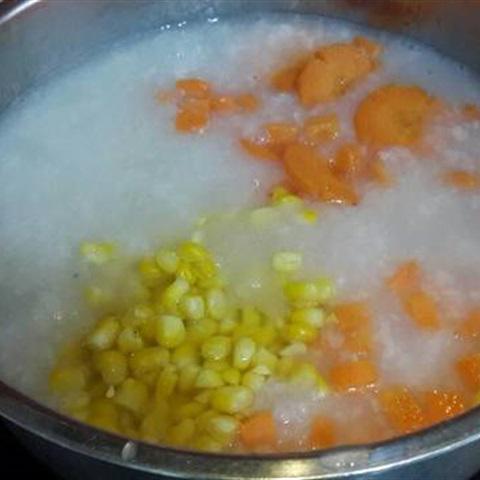 Cách làm cháo cá hồi màu sắc