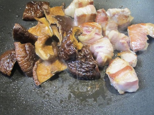 Cháo cua rau ngót đậu đỏ ngon ngọt, bổ dưỡng cho bé yêu