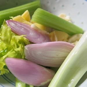 Cách làm cháo gà cần tây