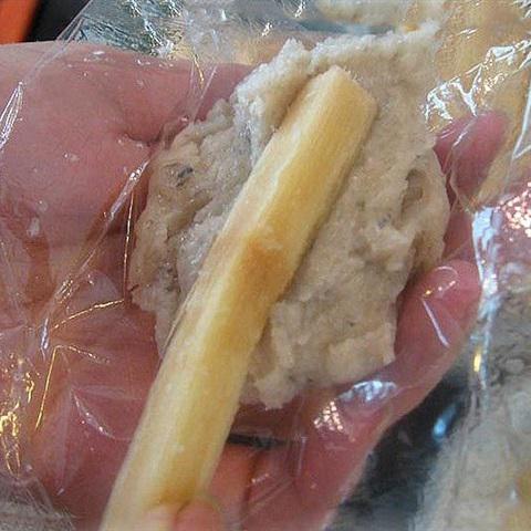 Cách làm chạo gà cuốn mía