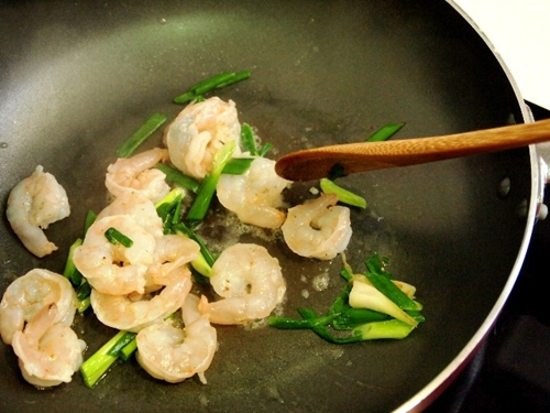 Cháo gà Quảng Đông  thơm ngon, đơn giản và bổ dưỡng