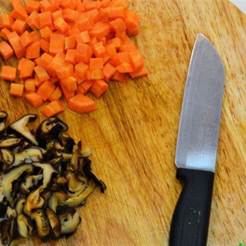 Cách làm cháo gà xé nấm hương