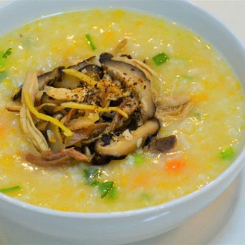 Cách làm cháo gà xé nấm hương
